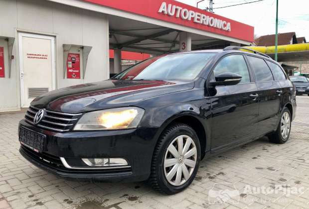 Volkswagen Passat B7 2.0 TDI																											2012. godište