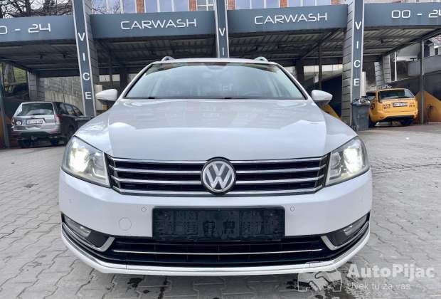 Volkswagen Passat B7 2.0 TDI																											2012. godište