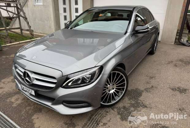 Mercedes Benz C 180 AMG Line MATIK CH																											2015. godište