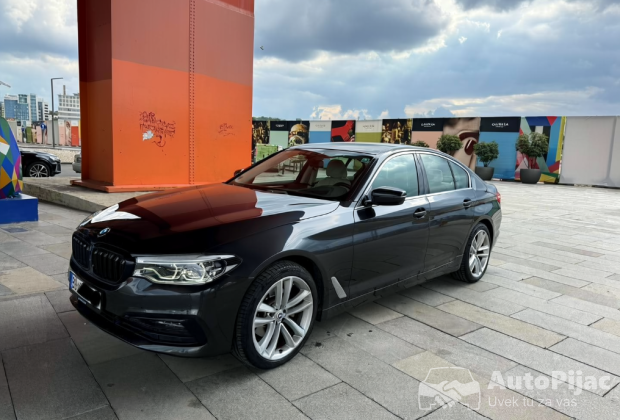BMW 520 xDrive/Luxury/360/HD																											2019. godište