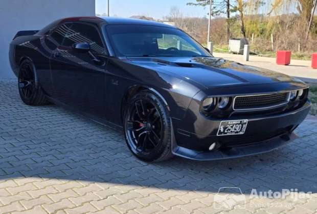 2014_dodge_challenger_1_polovni_automobili_autopijac.rs