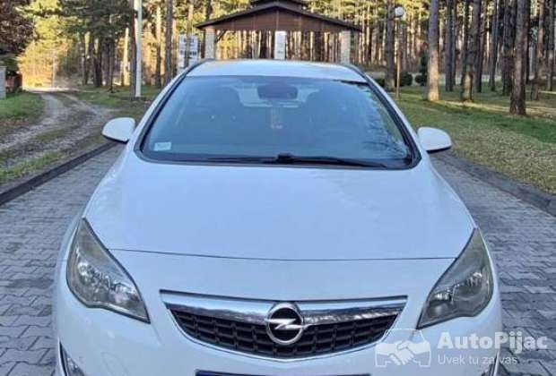 Opel astra J
