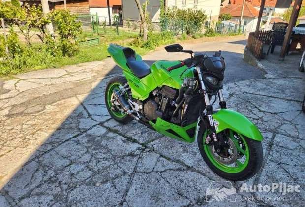kawasaki_gpx_750r_1_polovni_automobili_autopijac.rs