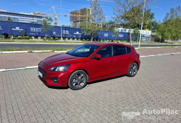 Ford Focus ST line																											2021. godište