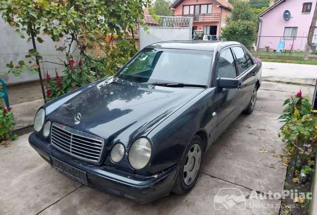 NA PRODAJU MERCEDES W210 2.9 TD 99GOD BEZ PRAVA NA REGISTRACIJU MOZE I DELOVI