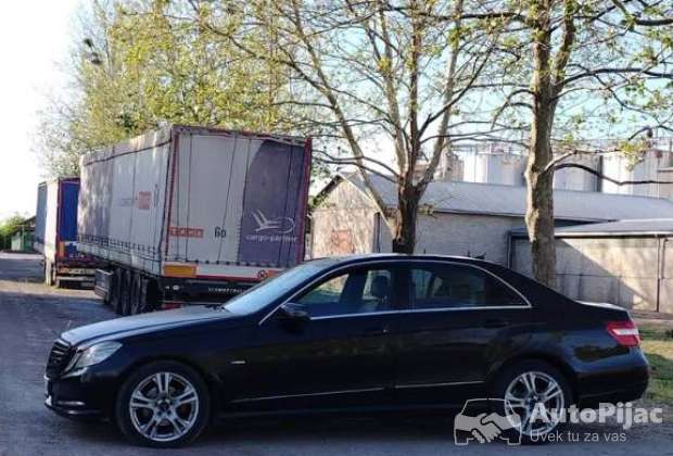 Može zamena 2013 god e 200 cdi reg dugo može zamena uz vašu dop nudi te šta ima te