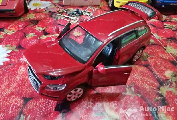 1:24 Audi q 7