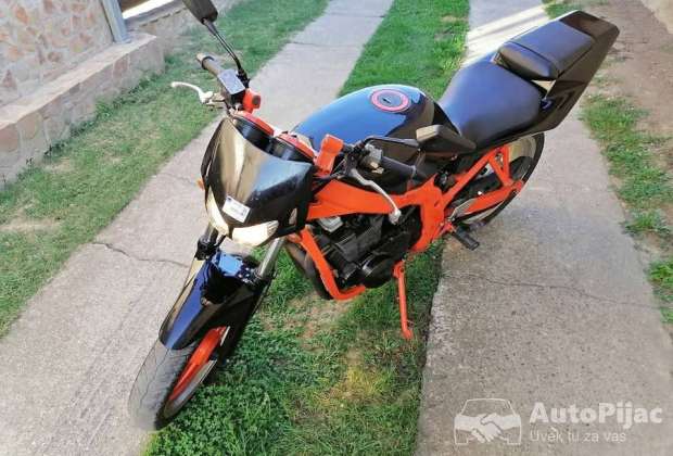 Suzuki GS 500