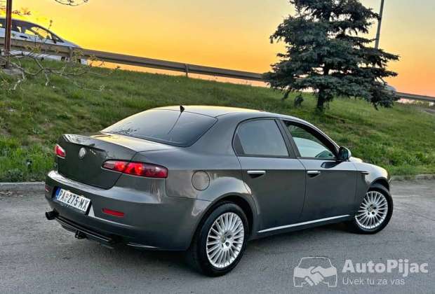 ALFA ROMEO 159 1.9 jtd // REG 11.26. // ZAMENA
