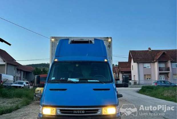 maksimalno_utegnut_rampa_radi_servisi_uradjeni_gum_1_polovni_automobili_autopijac.rs