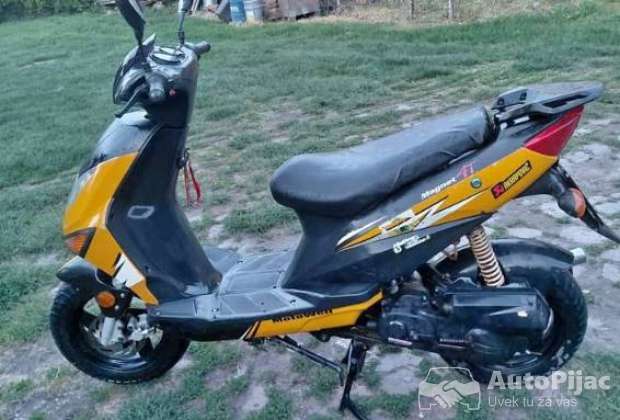 Skuter 2011g 4 taktni reg 3.2027
