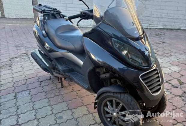 skuter_400cc_1_polovni_automobili_autopijac.rs