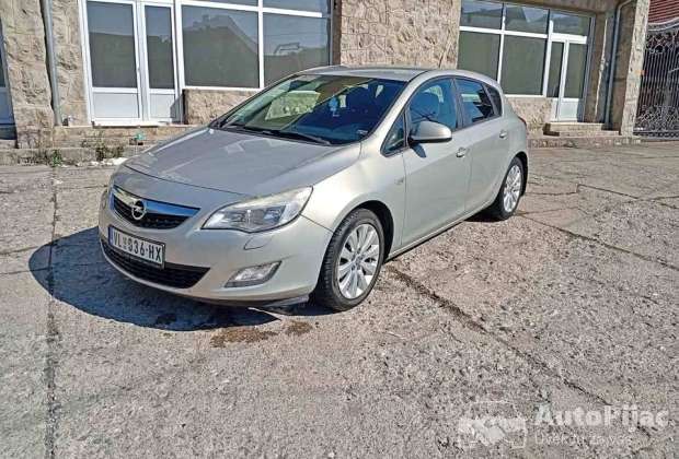 opel_astra_j_2010_17dizel_1_polovni_automobili_autopijac.rs