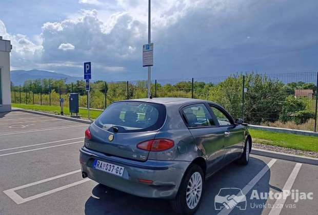 alfa_147_1_polovni_automobili_autopijac.rs