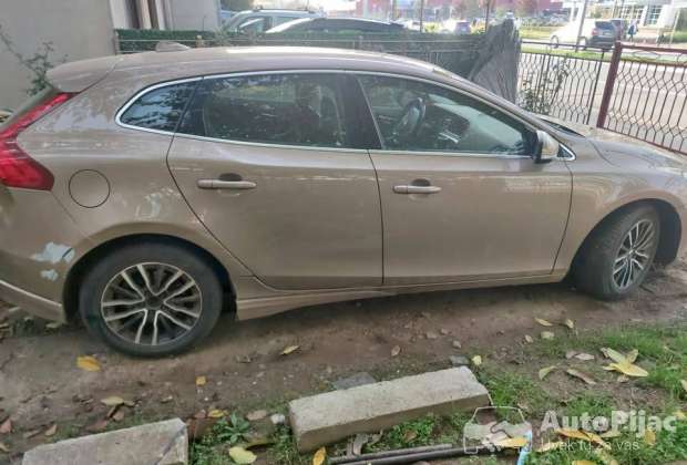 2013_volvo_v40_1_polovni_automobili_autopijac.rs