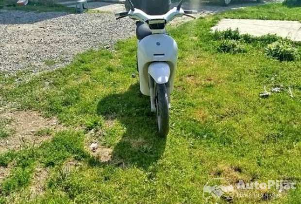 piaggio_free_1_polovni_automobili_autopijac.rs