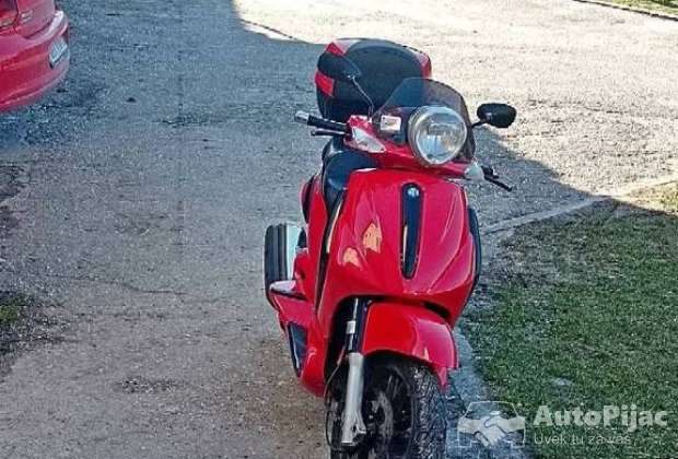 Piaggo Beverly 500
