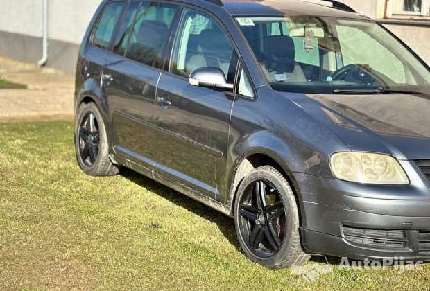 Auto u top stanje reg god dana turan 1.9 tedi  ..7 sedista