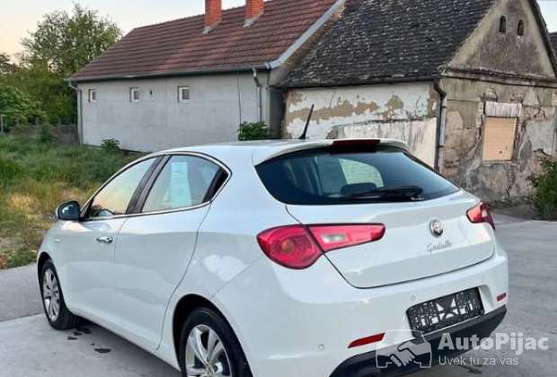 2013_alfa_romeo_giulietta_1_polovni_automobili_autopijac.rs
