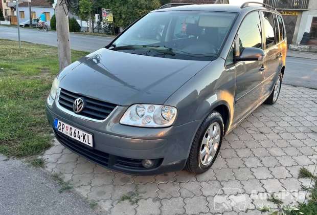 volkswagen_touran_1_polovni_automobili_autopijac.rs