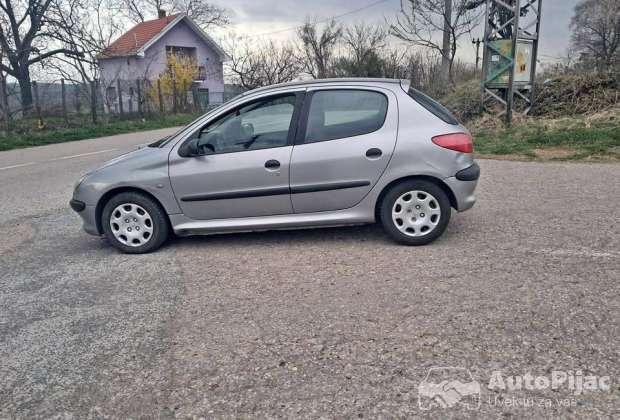 2001_pezo_206_1_polovni_automobili_autopijac.rs
