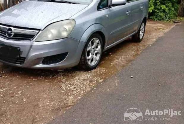 Naprodaju opel zafira b 2008 god 1.7 dizel   (7) sedista reg 21.09.2026