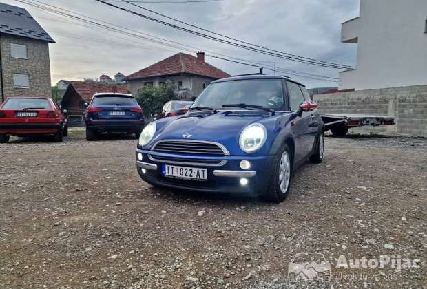mini_one_2003_god_1_polovni_automobili_autopijac.rs