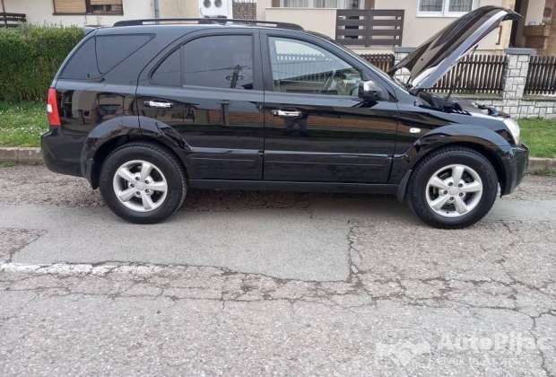 kia_sorento_4x4_1_polovni_automobili_autopijac.rs