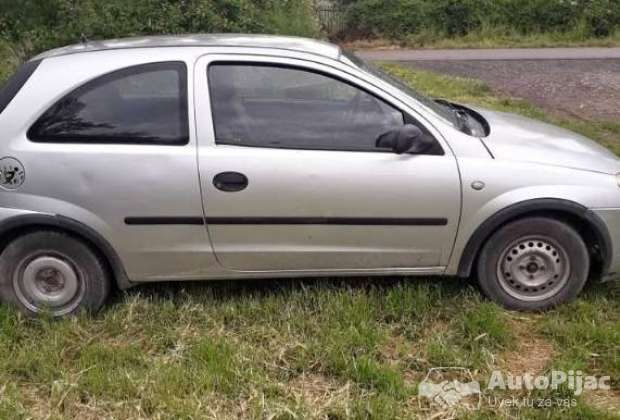 Corsa 2004