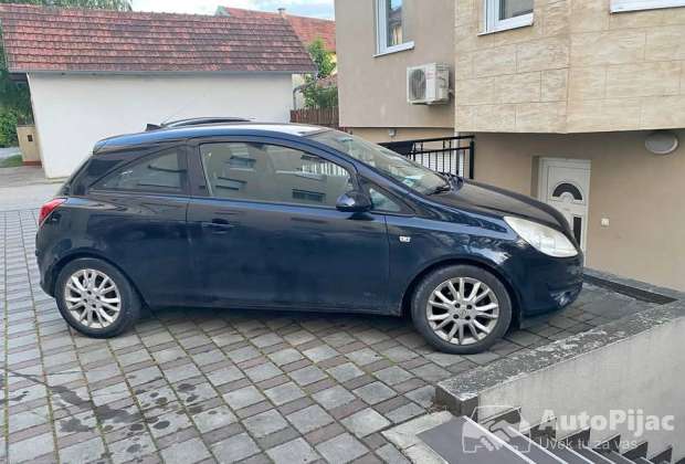 Opel Corsa DGodiste 2010 Motor 1.2 benzin plin Kilometraza 176.143Registrovana do 05.2027