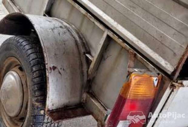 Auto prikolica