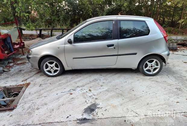 fiat_punto_12_8v_delovi_1_polovni_automobili_autopijac.rs