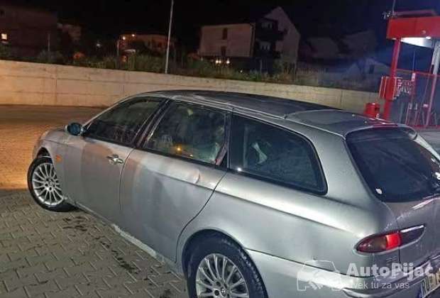 alfa_156_19jtd_dugo_reg_1_polovni_automobili_autopijac.rs