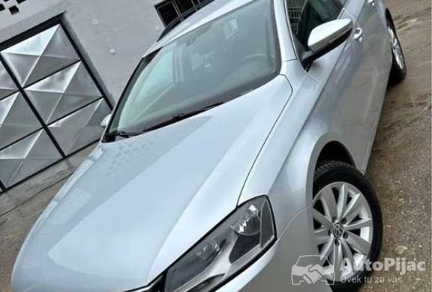 Volkswagen Passat B7 2.0 TDI BlueMotion 2011
