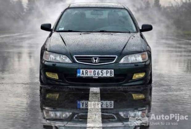 Honda Accord VI generacija