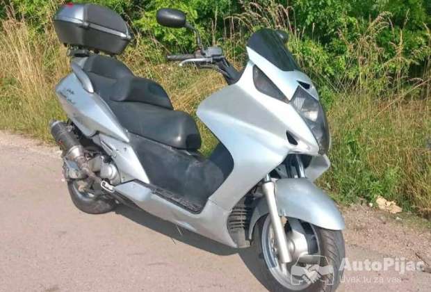 honda_silver_wing_1_polovni_automobili_autopijac.rs