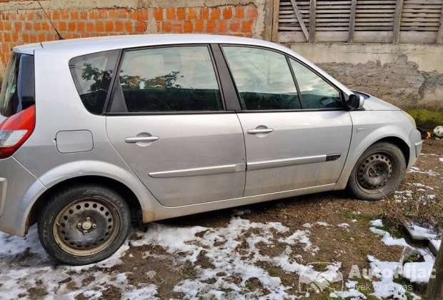 Na prodaju reneo senik 2  neregistrovan moze za delove 19 dci 88 kw ,2005 god