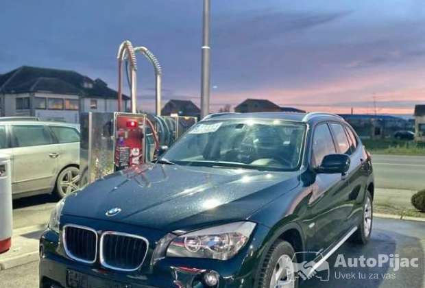 Bmw X1 2011 godiste tek registrovan Prvi Vlasnik u Srbiji.