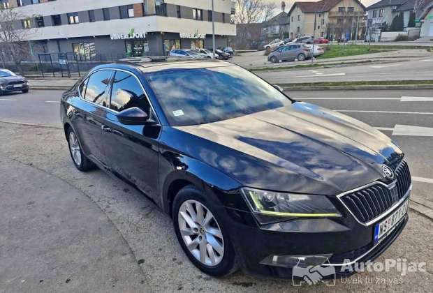 Škoda super B 1,6DSG panorama 2018g BEZ ZAMENE