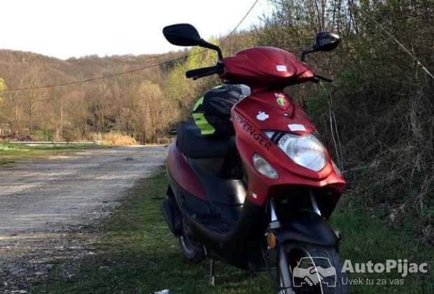 2019godiste skuter,50 kubika ima papire nije registrovan pali lepo ide…
