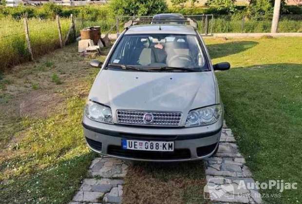 Na prodaju fiat punto 2009 god U dobrom stanju Reg do decembra