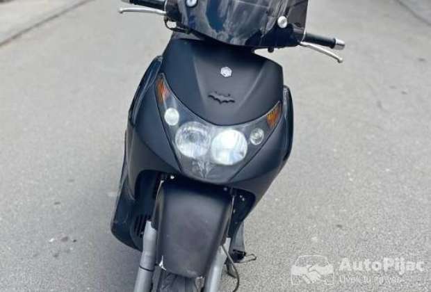 piaggio_beverly_200_1_polovni_automobili_autopijac.rs