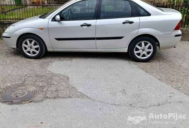 ford_fokus_2004g_1_polovni_automobili_autopijac.rs