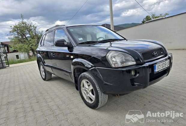 Hundai Tukson 2.0crdi 2006g 4x4pogon dobro stanje god reg dobre gume Moze zamena kes dogovor