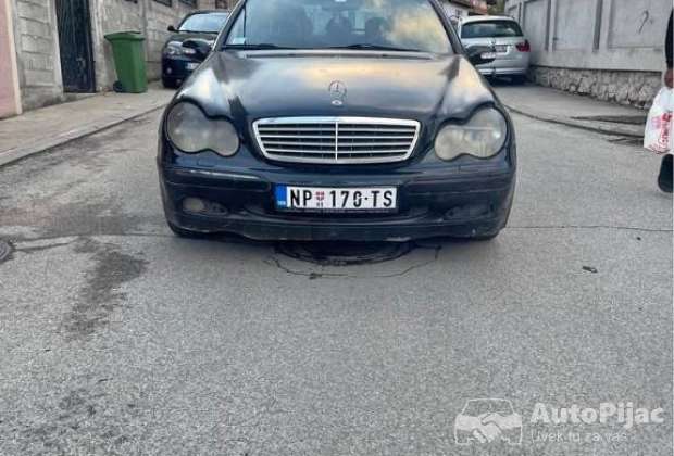 C clasa 2.2Cdi 105kw 2001god..!!