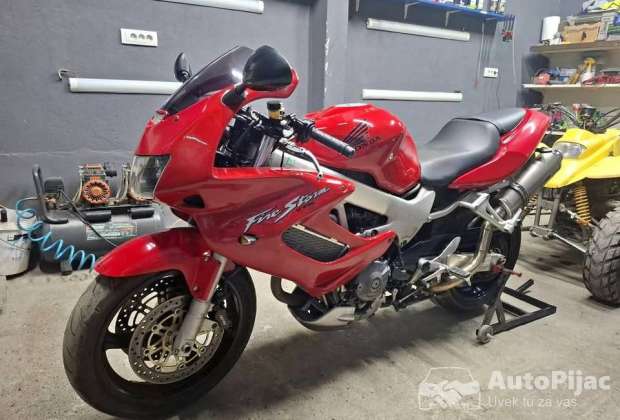 honda_vtr_1000_1_polovni_automobili_autopijac.rs