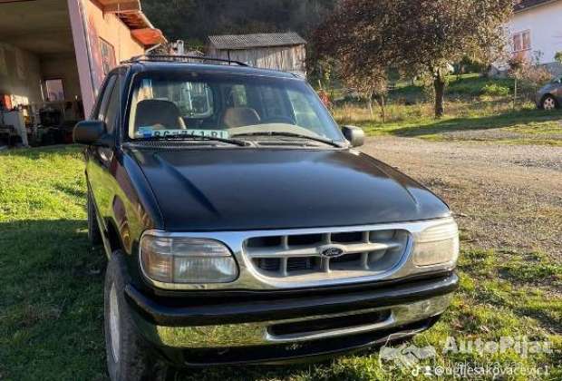 Ford Explorer 1997 – Benzin, 4x4