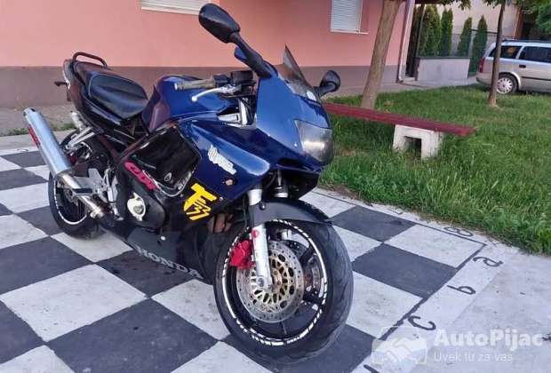 Na prodaju Honda F3