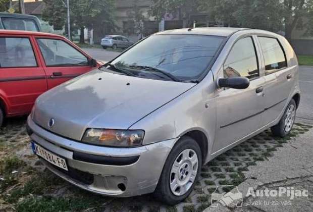 Fiat Punto 1.2 8 ventila2002 god,bez ulaganjaReg do decembraCena 1050 e,nije fiksna063-7311-600