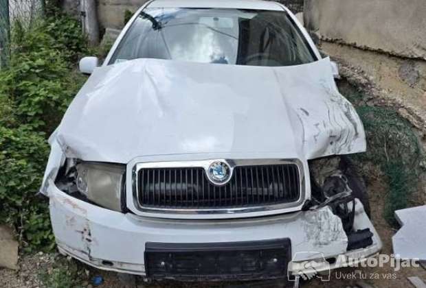 Škoda fabia 2002god 1.4 16v. Delovi